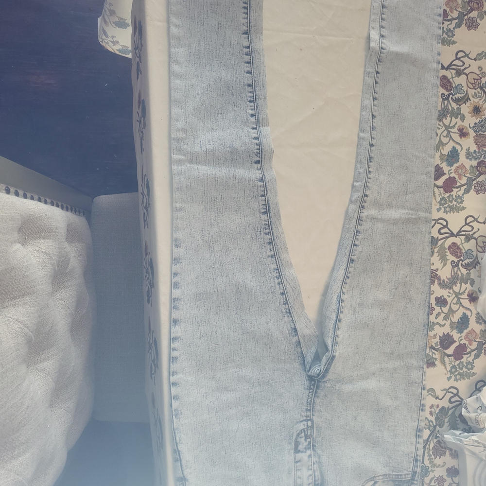 Women's Light Gray Straight Leg Jeans